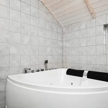 4 Star In Ferienhaus *